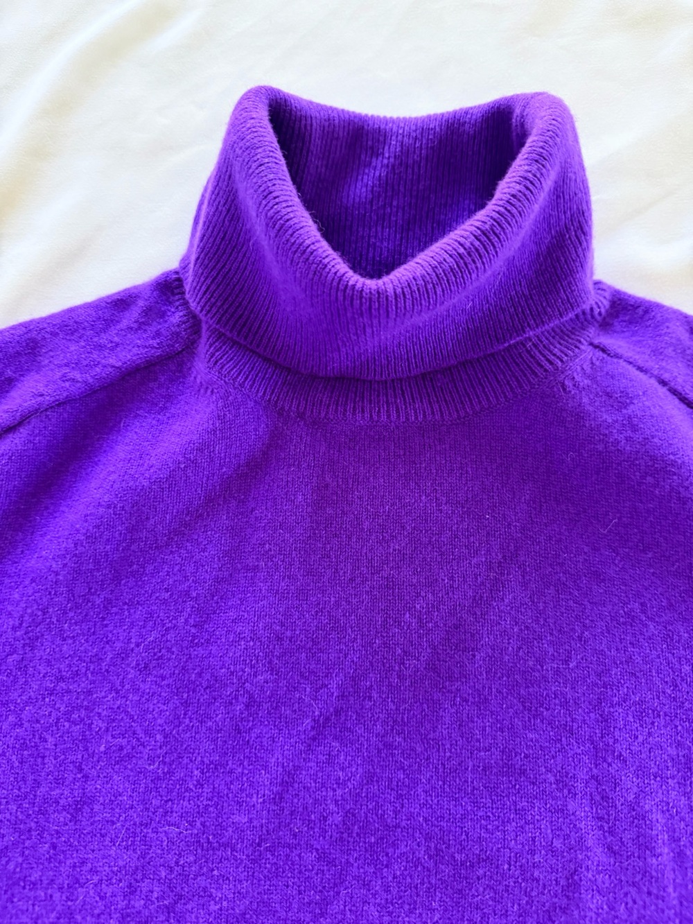 NWOT Ann Taylor 100% Cashmere Turtleneck Sweater Royal Purple SizeM
Quiet Luxury - Picture 8 of 14